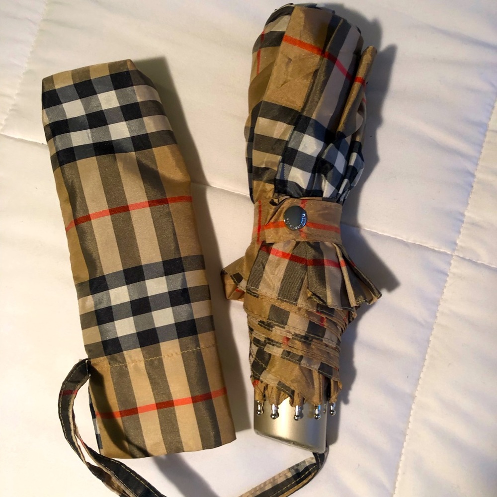 Burberry travel umbrella